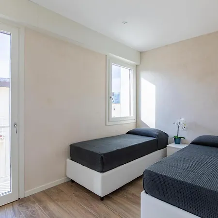 Beachfront Penthouse With Private Parking Appartement