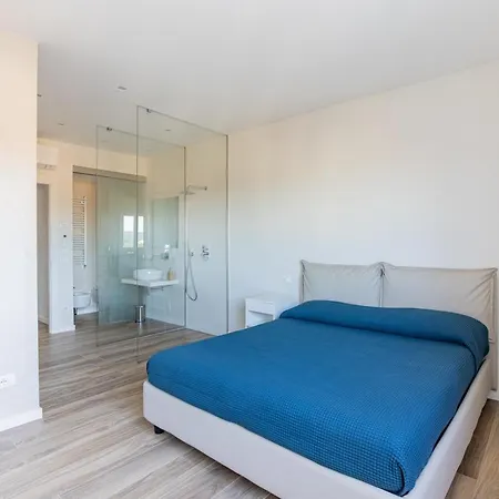 Beachfront Penthouse With Private Parking Appartement