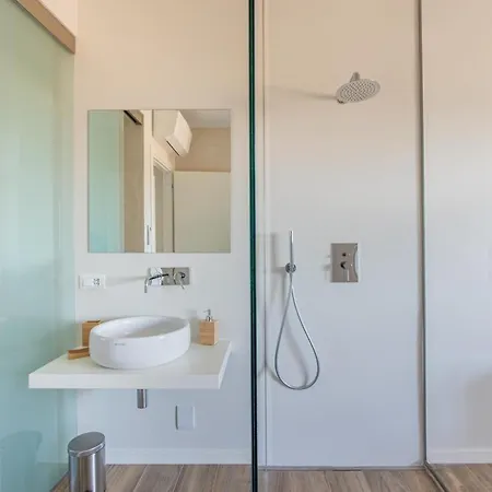 Appartement Beachfront Penthouse With Private Parking *