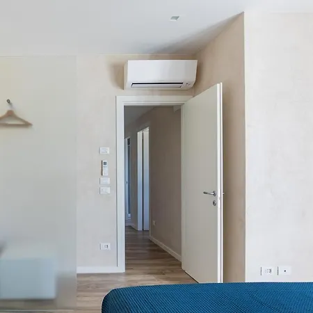 Beachfront Penthouse With Private Parking Appartement