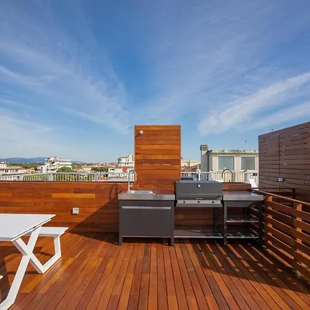 شقة Beachfront Penthouse With Private Parking