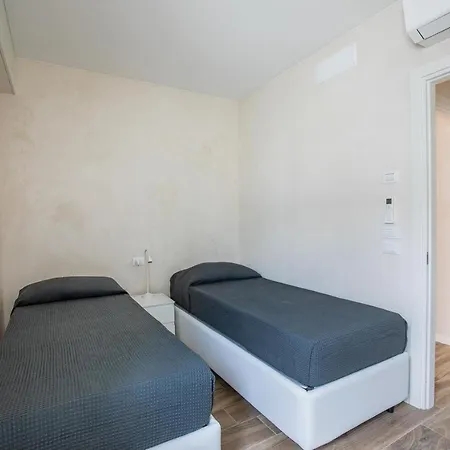 Beachfront Penthouse With Private Parking * Camaiore