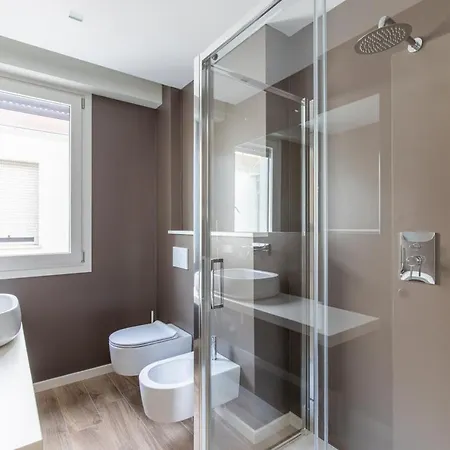 Beachfront Penthouse With Private Parking Apartment Camaiore