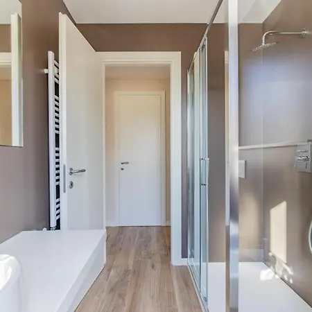 Beachfront Penthouse With Private Parking شقة *